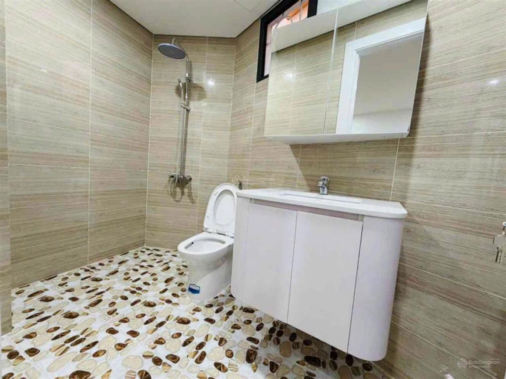 Chỉ 8 tỷ! nhà 5 tầng không quy hoạch phố hoàng sâm thông phùng chí kiên, nhà đẹp giá hời khu vực