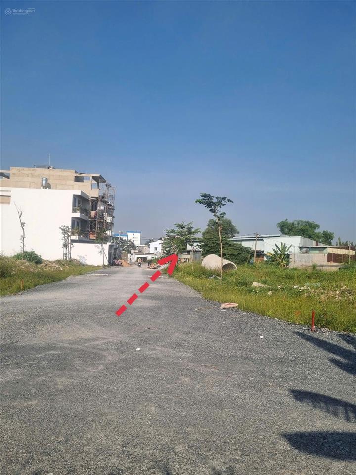 Bán đất hóc môn  giá 3.9 tỷ tl  5m x 17m  đường rộng 13m