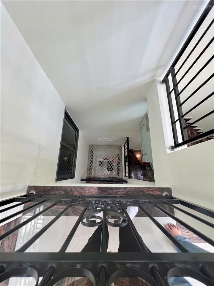 1 đời chủ 100m2 cao thắng q3, cách từ dũ q1 vài căn nhà, 8x10m nở hậu, nhà mới 150 tr/m2