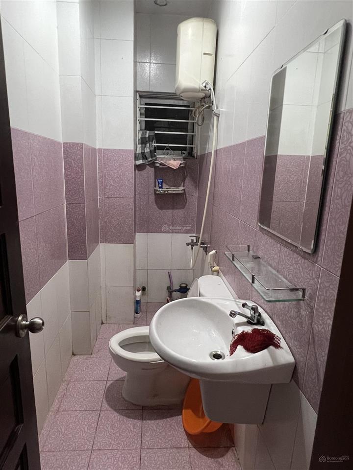 Phòng mát mẻ có cửa sổ máy lạnh gần d2 bình thạnh tiện đi trung tâm q1 chỉ 5 phút