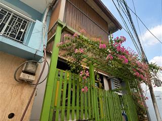 Nhà chú cần bán 4,2x16m, 3 tầng, khu phan xích long