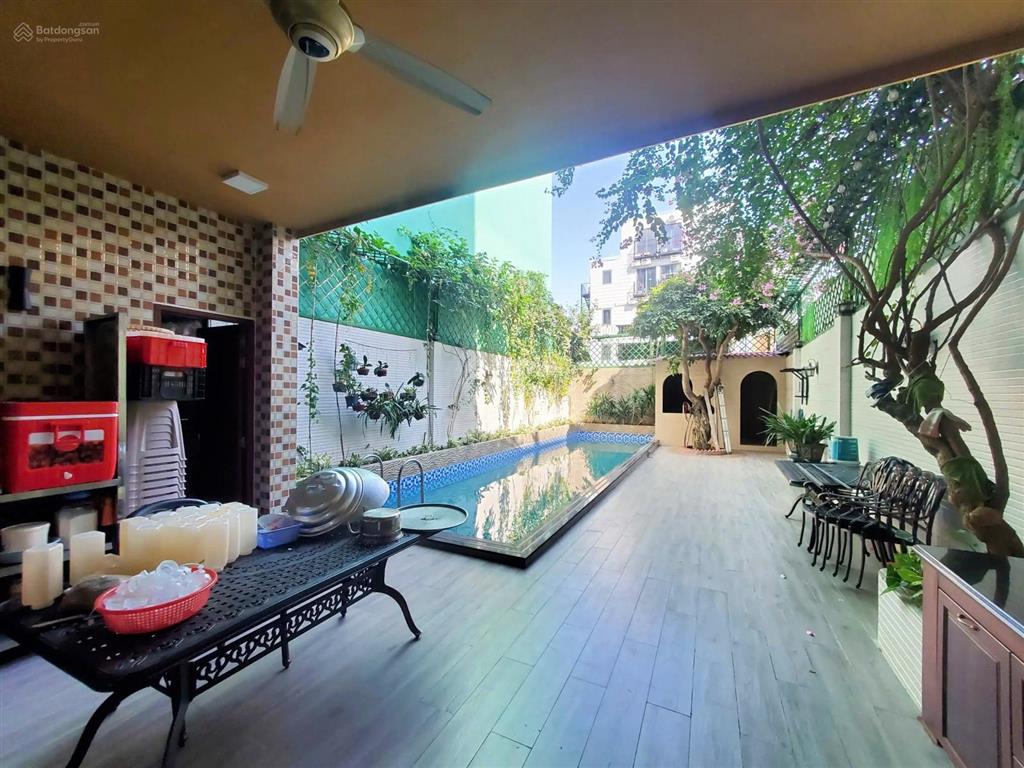 Đi định cư bán villa nghỉ dưỡng ngang 8 dài 42m trung tâm bình thạnh