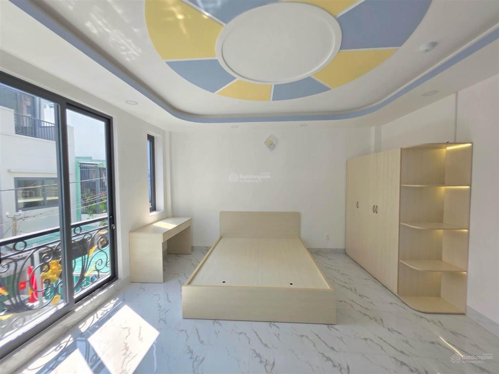Cho thuê 600tr/năm kẹt ngân hàng bán nhà 4,8x20m thang máy 8 căn hộ đủ nội thất