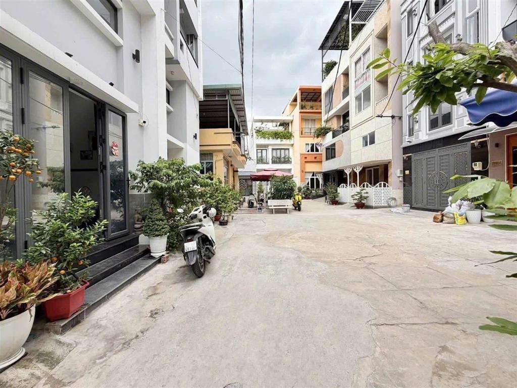 Lê quang định, phường 1, quận gò vấp  hẻm 5m xe hơi đỗ cửa