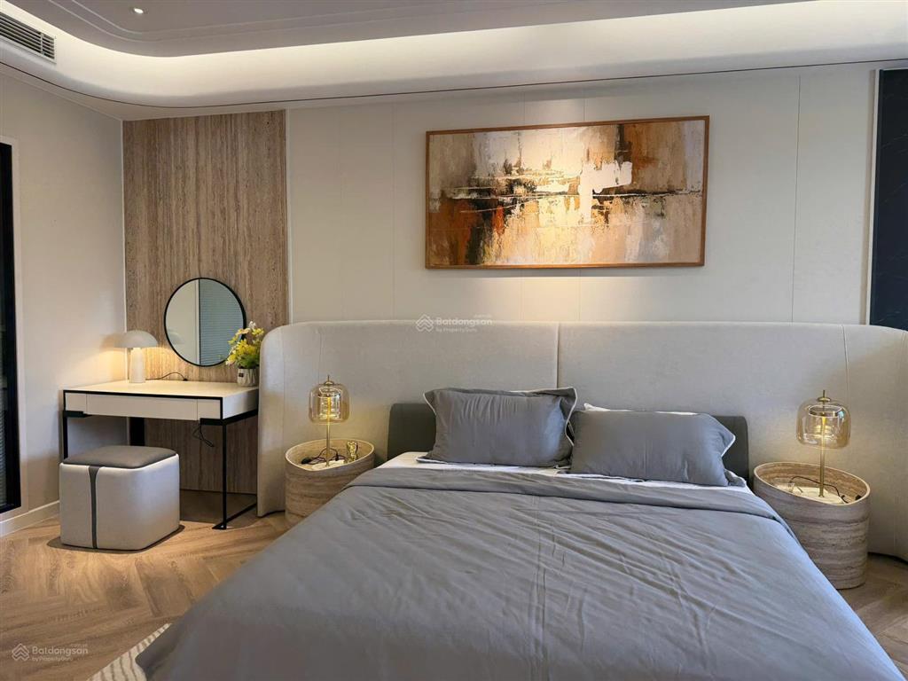 Long biên 117m 8 tầng duplex mặt tiền rộng view đại lộ sông hồng đón cầu trần hưng đạo
