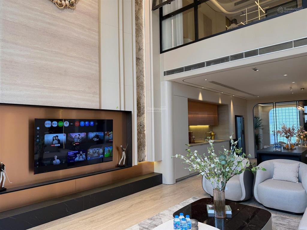 Long biên 117m 8 tầng duplex mặt tiền rộng view đại lộ sông hồng đón cầu trần hưng đạo