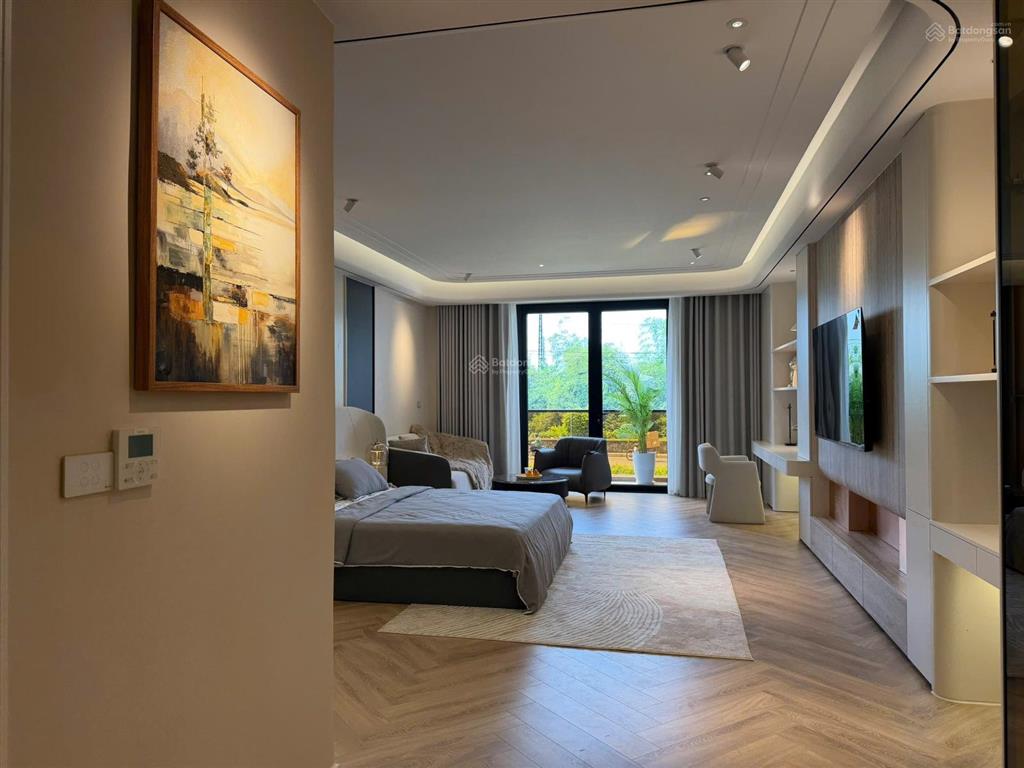 Long biên 117m 8 tầng duplex mặt tiền rộng view đại lộ sông hồng đón cầu trần hưng đạo