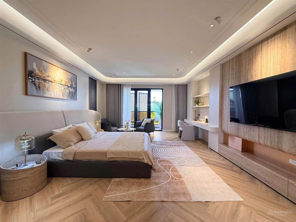 Long biên 117m 8 tầng duplex mặt tiền rộng view đại lộ sông hồng đón cầu trần hưng đạo