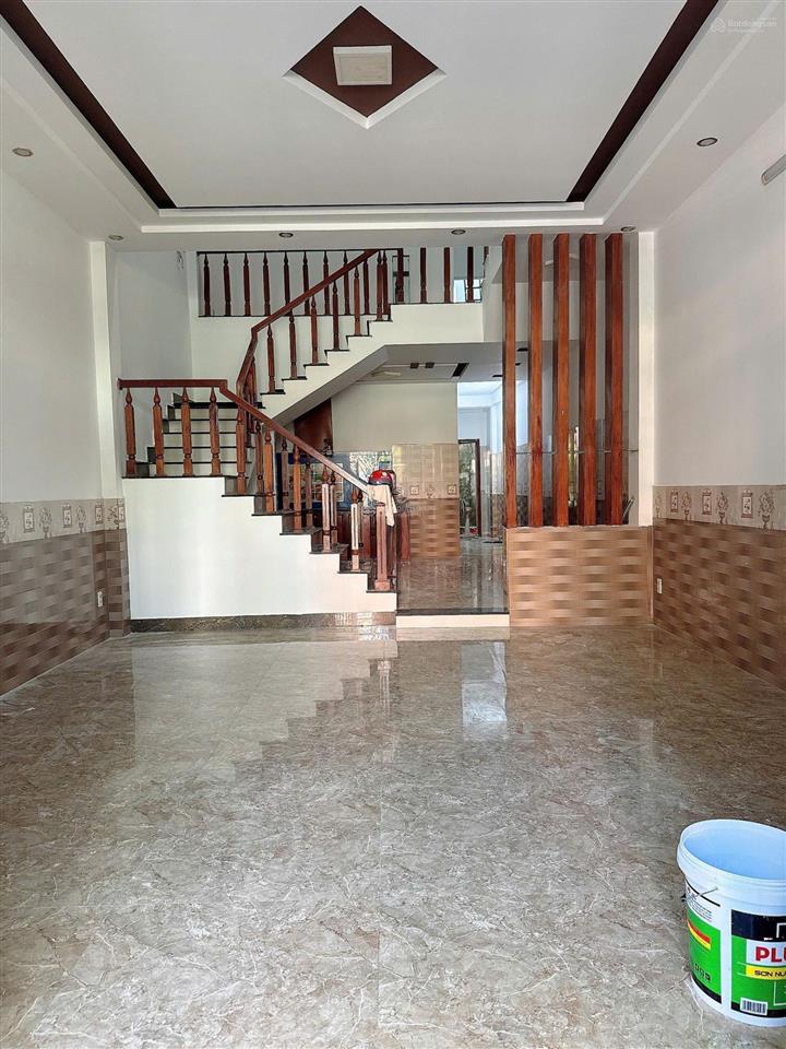 Bán nhà 2 tầng đối diện công viên mt đường đinh nhật tân gần bến xe trung tâm đà nẵng