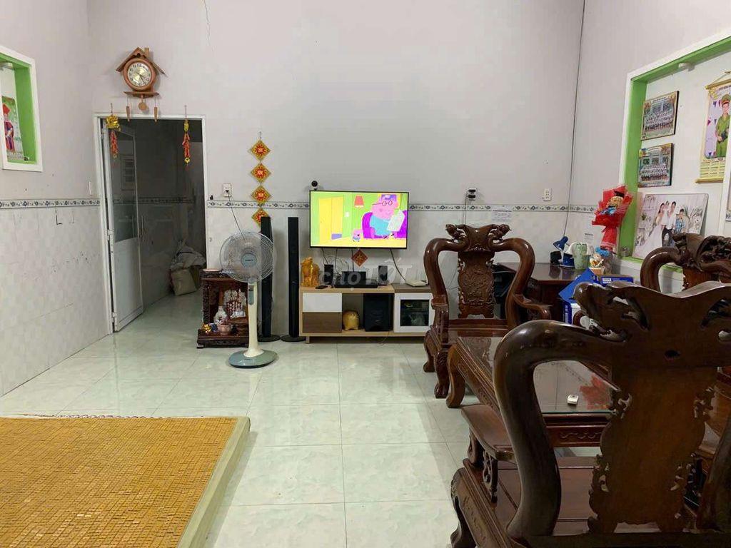 Bán nhà phú mỹ C4 ngay tại chợ  - TDM, BD