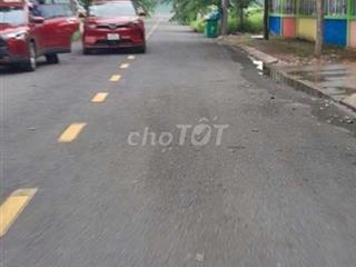 Bán đất bàu bàng 1/ sẹc quốc lộ 13..200m vào tới đất ngân hàng, tr học
