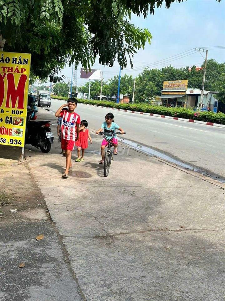 Bán nhà đẹp 1 trêt,1 lầu, trung tâm thành phố mới, tuyến metro, x thị