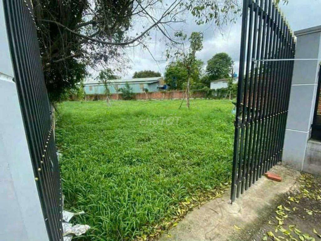 Bán đất lớn 900m xây nhà vườn hiawcj làm kho xưởng