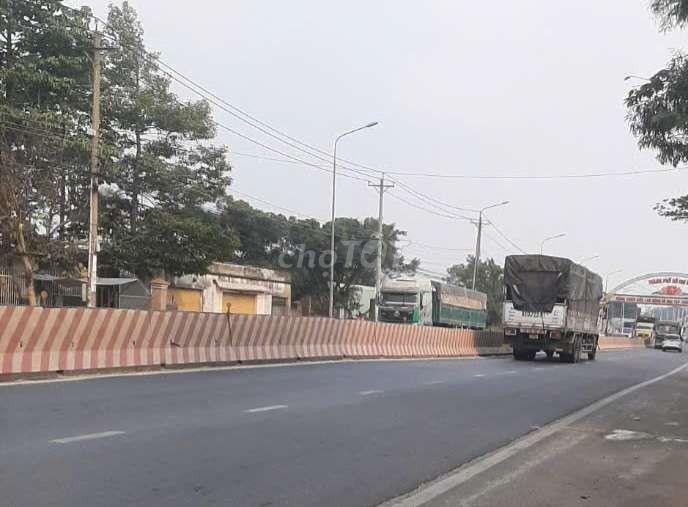 Bán đất lớn 900m xây nhà vườn hiawcj làm kho xưởng