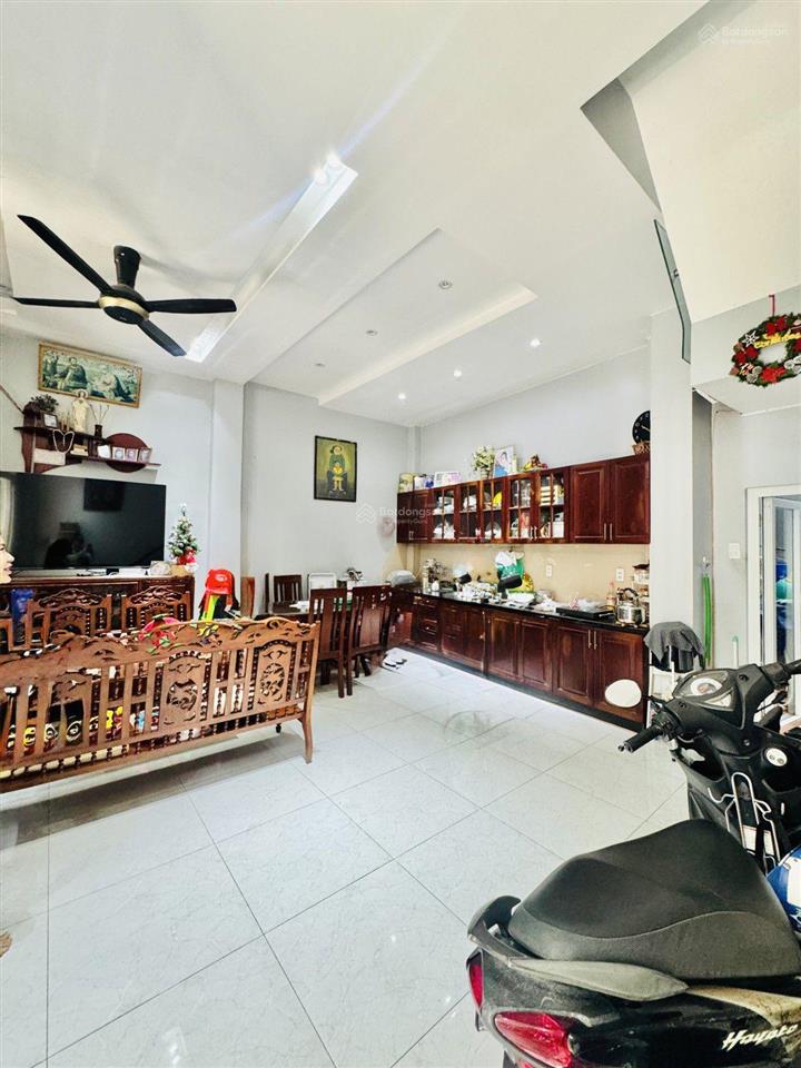 Hxh nhà đẹp nguyễn kiệm , phú nhuận  ngang khủng 6m nhà xây kiên cố  nhỉnh 9đ