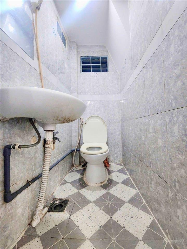 1 bước ra mặt tiền trần hưng đạo, p. 1, quận 5  kinh doanh sầm uất công viên cây xanh  nhỉnh 2đ