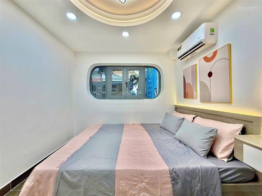 Nhà sát mặt tiền 4 tầng  khu vip phú nhuận nguyễn trọng tuyển, p8 phú nhuận  3 x 10 (nở hậu)