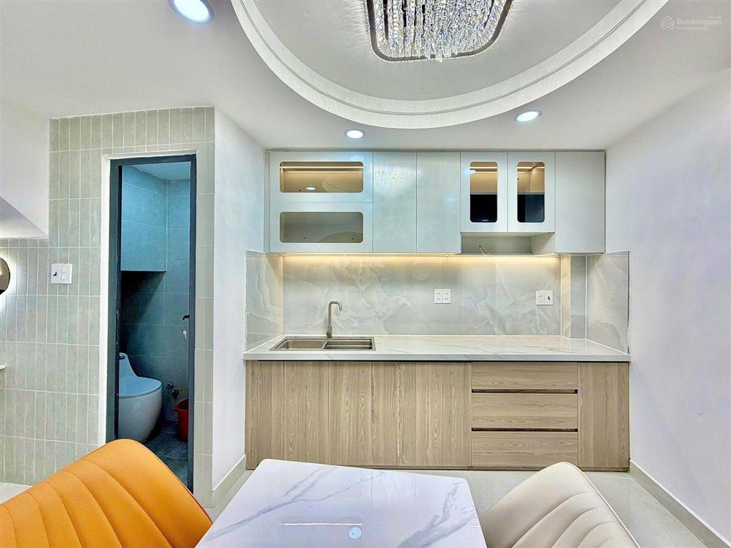 Nhà sát mặt tiền 4 tầng  khu vip phú nhuận nguyễn trọng tuyển, p8 phú nhuận  3 x 10 (nở hậu)