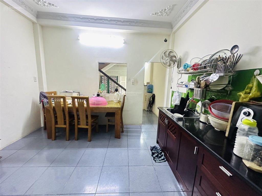 Hxh 4 tầng bùi thị xuân , tân bình  cạnh vòng xoay lê văn sỹ  5pn 4wc  nhỉnh 7đ