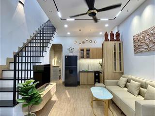 Nhà đẹp sát mặt tiền  hxh thông tân sơn nhì  thông số vàng 4m x 8.7m vuông a4  2 tầng 3pn