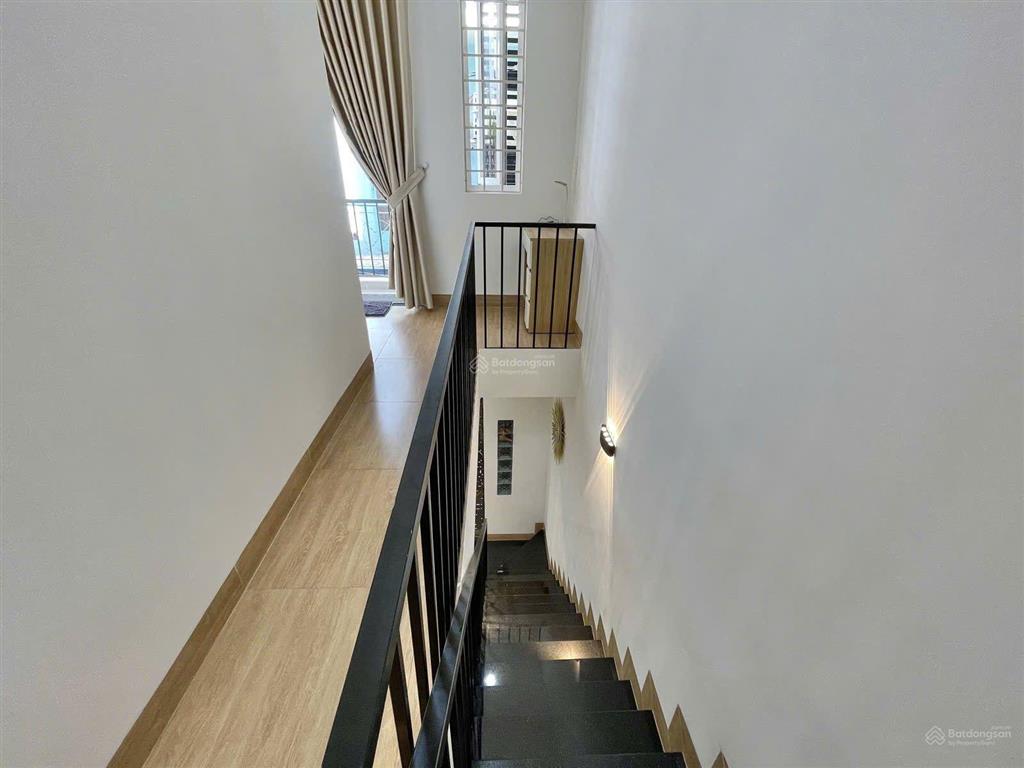 Nhà đẹp sát mặt tiền  hxh thông tân sơn nhì  thông số vàng 4m x 8.7m vuông a4  2 tầng 3pn