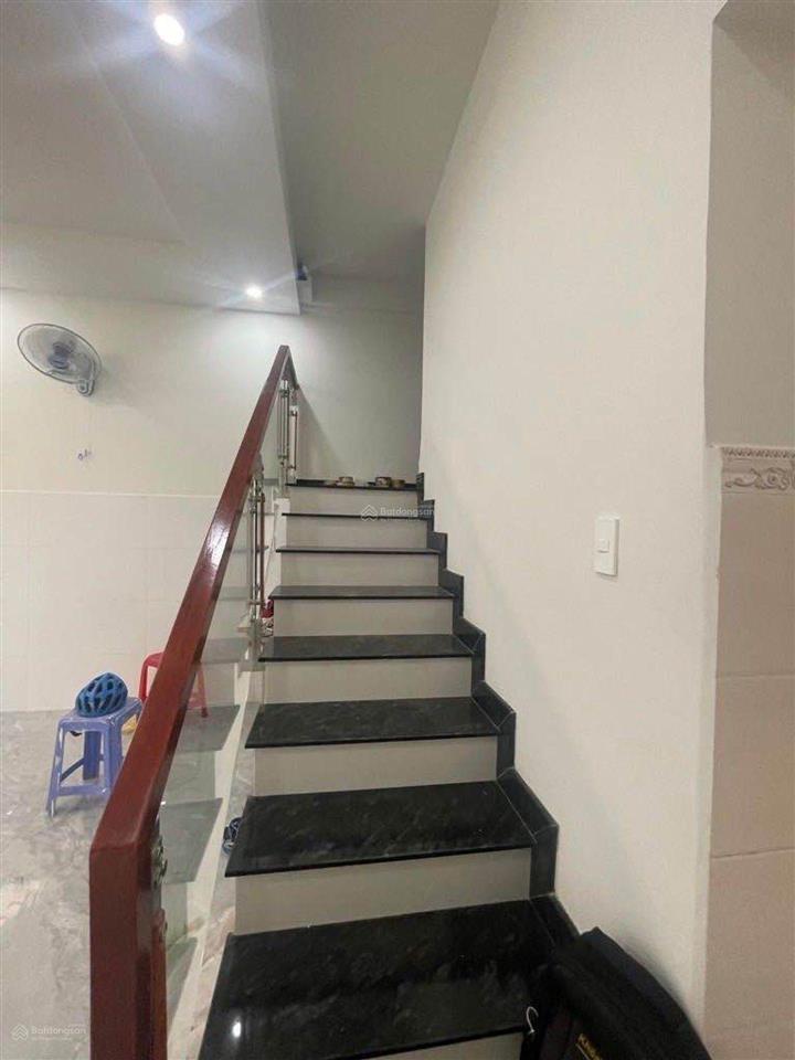 2 mặt hẻm xe hơi hoàng văn thụ (52m2  nở hậu nhẹ 4.2m sổ vuông) cạnh sân bay 20m ra mặt tiền
