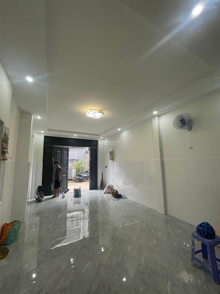2 mặt hẻm xe hơi hoàng văn thụ (52m2  nở hậu nhẹ 4.2m sổ vuông) cạnh sân bay 20m ra mặt tiền
