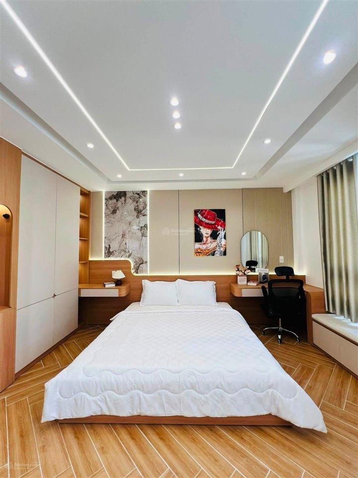 Bán nhà hẻm xe hơi phạm văn bạch (4,5m x 12,5m  5 tầng full nội thất) có sân thượng  nhỉnh 8 tỷ