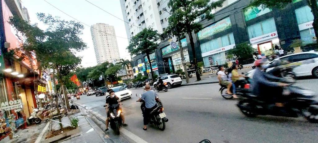 Bán chung cư ngô thì nhậm trung tâm hà đông, ô góc 2 thoáng, full nội thất xịn. 120m2. chỉ 7.9 tỷ