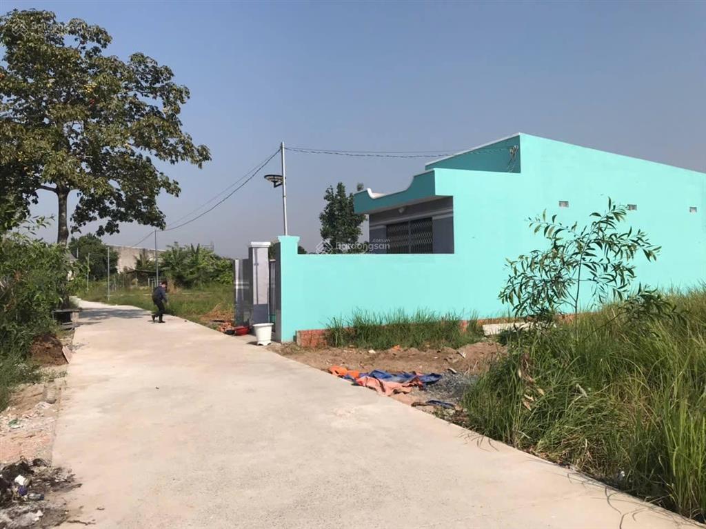 Nền đất bến lức, nguyễn hữu trí vào 800m. giá full 1.55 tỷ tl