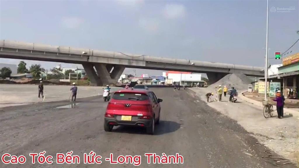 Nền đất bến lức, nguyễn hữu trí vào 800m. giá full 1.55 tỷ tl