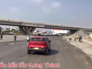 Nền đất bến lức, nguyễn hữu trí vào 800m. giá full 1.55 tỷ tl