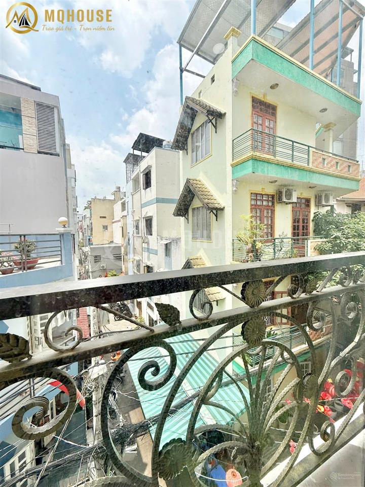 Cho thuê căn hộ ban công rộng trong khu phan xích long tiện di chuyển q1, bình thạnh, q3