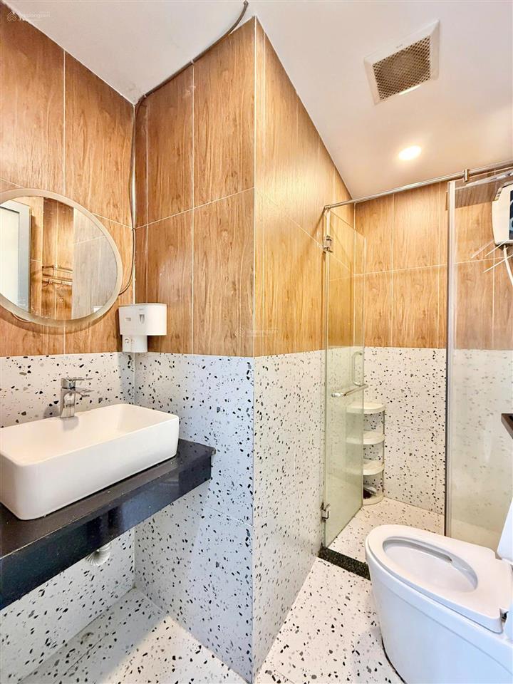 Cho thuê căn hộ ban công rộng trong khu phan xích long tiện di chuyển q1, bình thạnh, q3