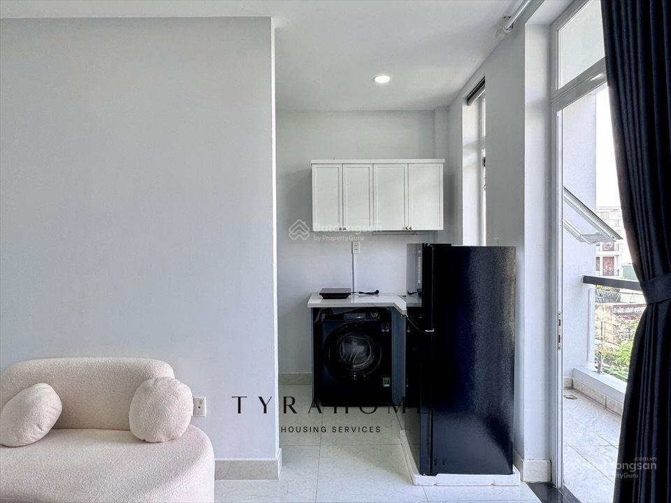 Cho thuê căn hộ 1pn ban công 45m2 full nội thất ngay đại học văn lang cs3