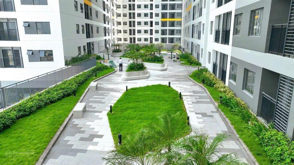 Cần bán căn góc 2 view legacy 2pn 2wc giá 1 tỷ 750 triệu không thương lượng