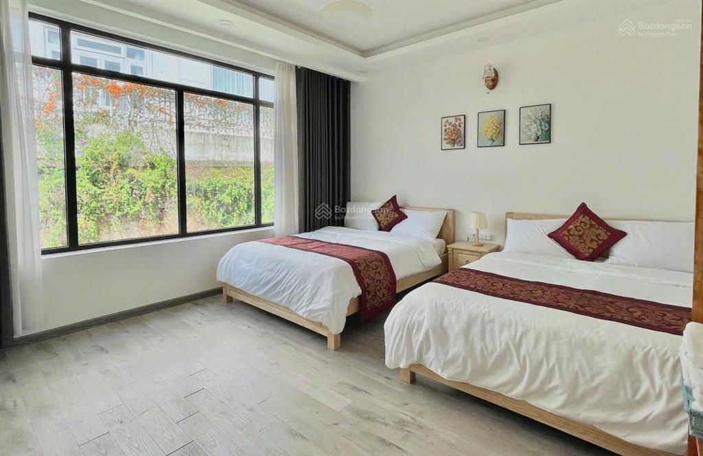 Bán villa  biệt thự 2 tầng 4pn đường hùng vương đà lạt, chỉ cách hồ xuân hương 5 phút