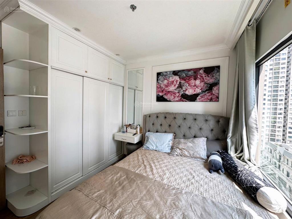 Bán căn 2 phòng ngủ diện tích 64m2 toà s201 full nội thất đẹp giá 5,4 tỷ.