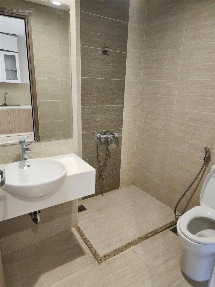 Bán căn studio diện tích 37m2 full đồ toà s201 tầng trung giá 3,320 tỷ ( bao phí )