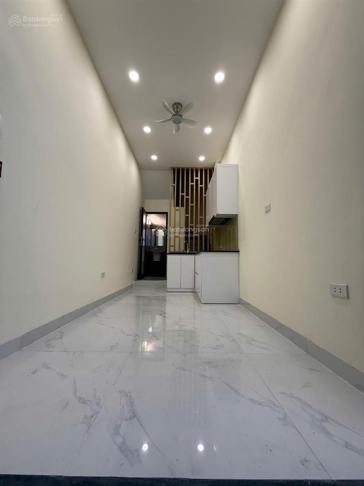 Nhỉnh 5 tỷ  5 tầng 3pn  5m ra ô tô tránh  đống đa