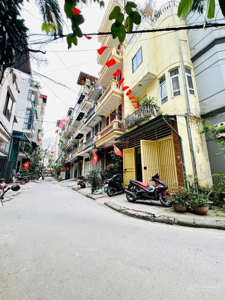 20 tỷ , phân lô quân đội, trần điền ô tô tránh, vỉa hè rộng 20m ra hồ, 55m 4 tầng mt 4.5m