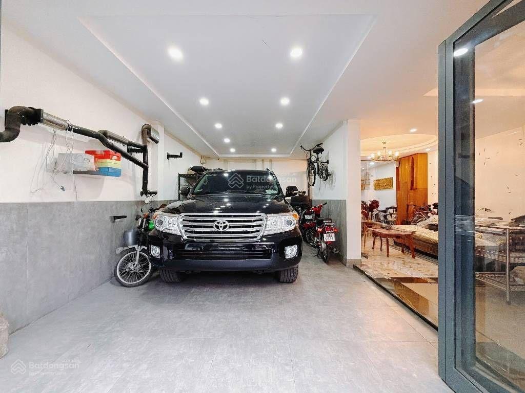 Nhà phố hiện đại 4 tầng f1.q8 nội thất cao cấp  sổ đẹp  ko qh  sát bên q1, 8 x12, giá 17,8 tỷ