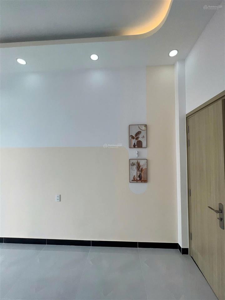 Nhà mới siêu đẹp q8, đúc bê tông cốt thép, 3 tầng, 4pn, 3wc, đầy đủ tiện nghi, kdc hiện hữu, 4,85ty