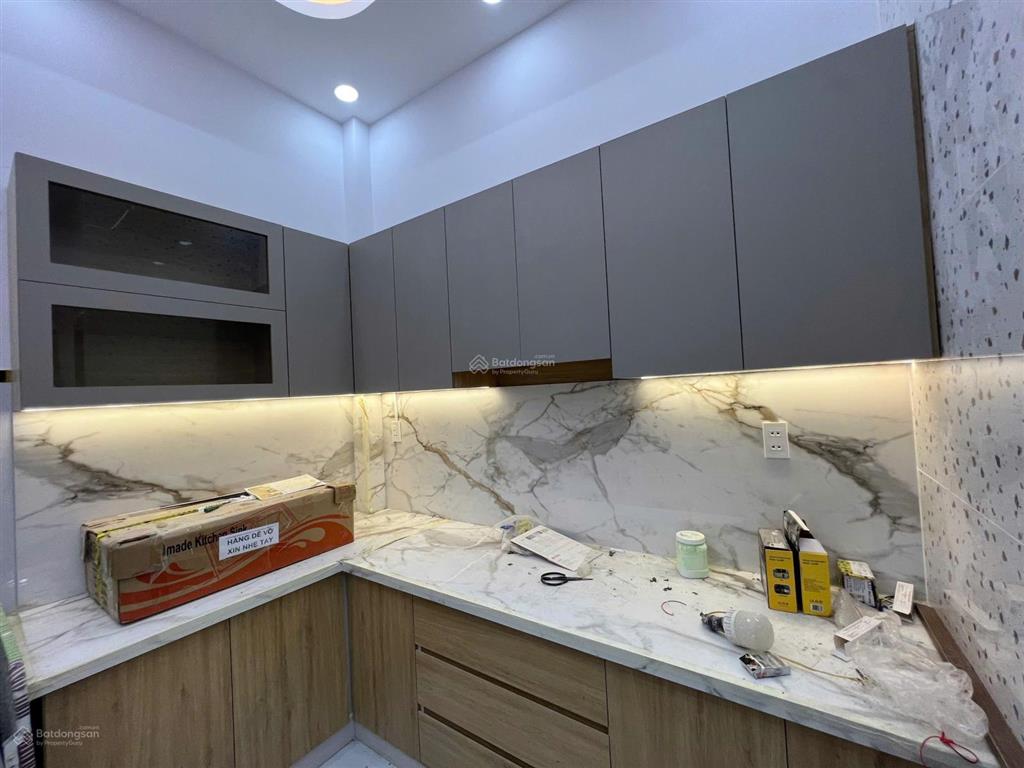 Nhà mới siêu đẹp q8, đúc bê tông cốt thép, 3 tầng, 4pn, 3wc, đầy đủ tiện nghi, kdc hiện hữu, 4,85ty