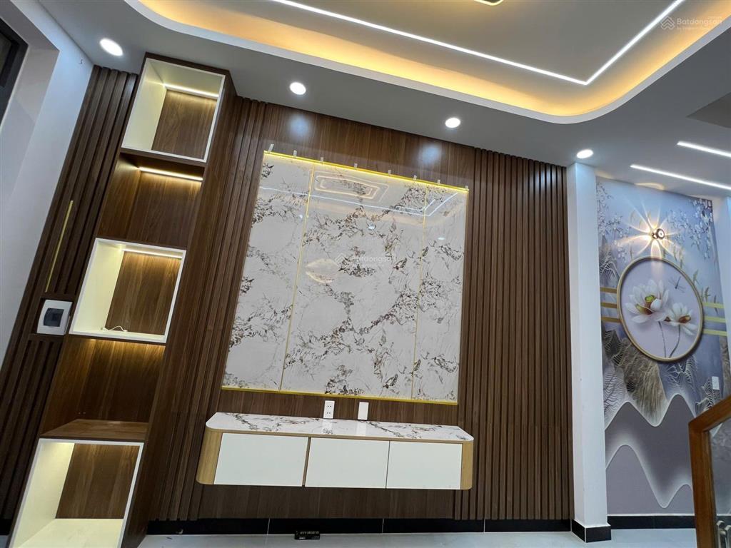 Nhà mới siêu đẹp q8, đúc bê tông cốt thép, 3 tầng, 4pn, 3wc, đầy đủ tiện nghi, kdc hiện hữu, 4,85ty