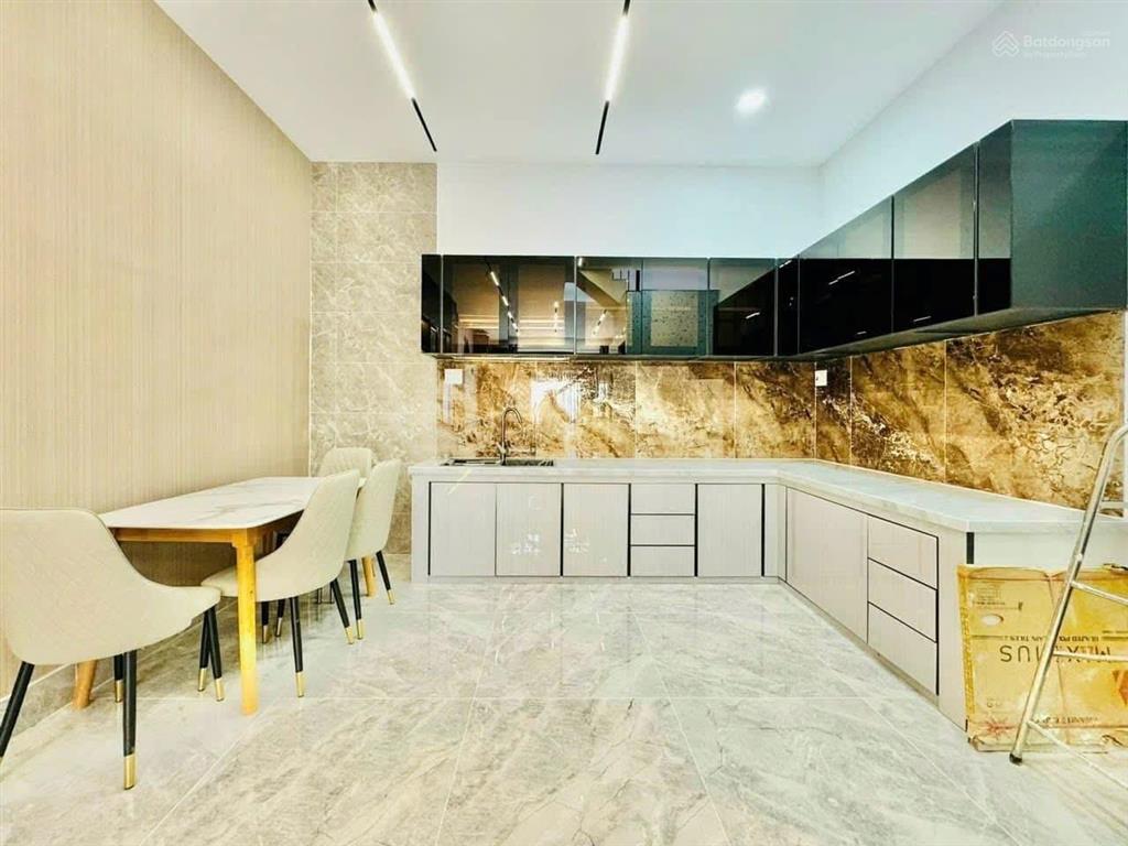 Nhà có phòng ngủ trệt! nhà 52m2 hoàng hoa thám, bình thạnh giá 3tỷ290. gần bv ung bướu. hẻm 6m