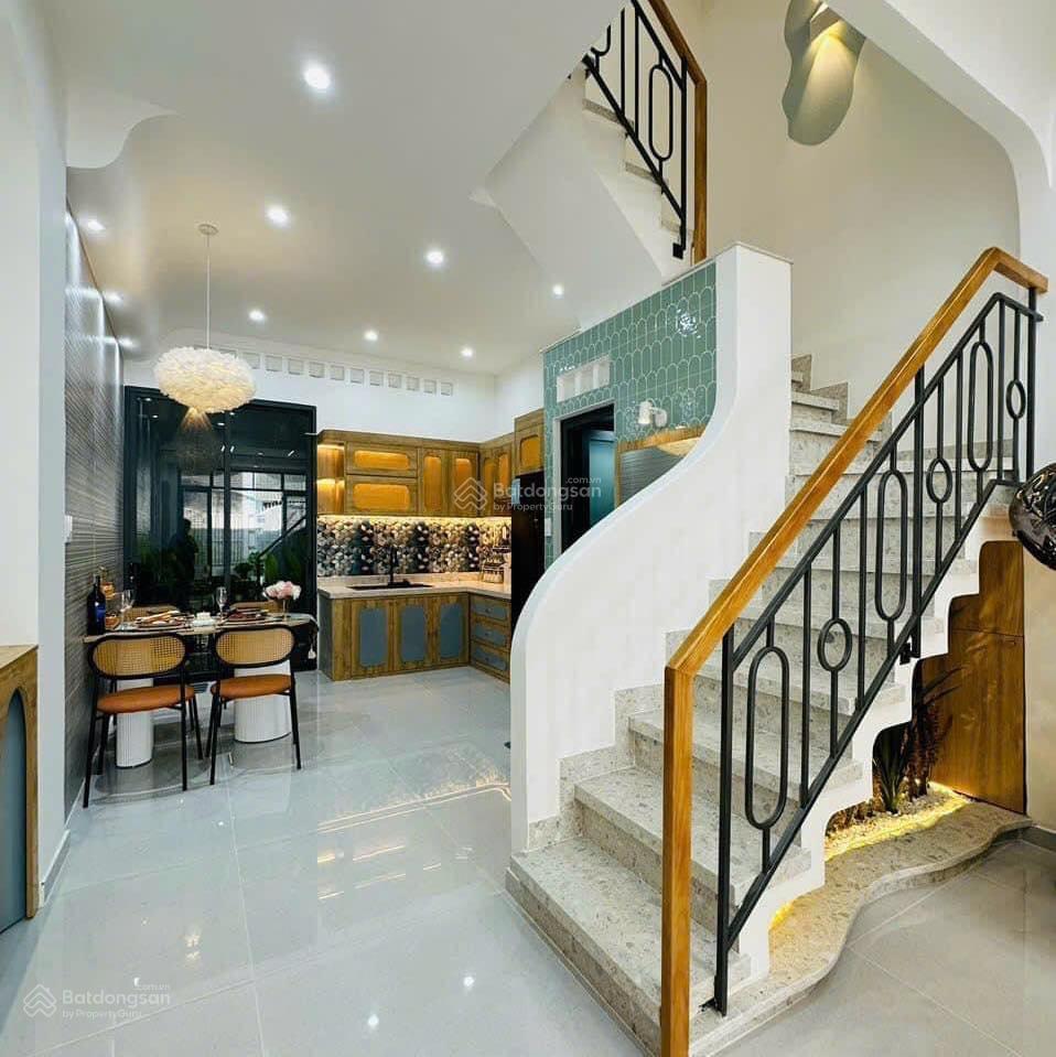 Chú hai bán nhà huỳnh văn bánh, phú nhuận. dt 44m2  3pn. đi sân bay chỉ 5p. hẻm 5m