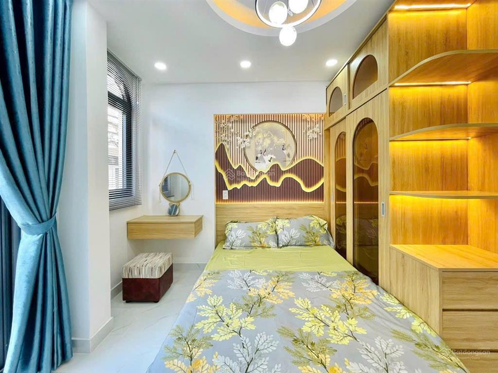 Siêu phẩm nhà nguyễn xí, bình thạnh giá 3tỷ150. ngay vincom nguyễn xí, dt 50m2  3pn  sân thượng
