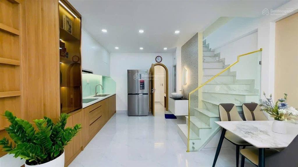 Nhà quận 3 có phòng ngủ trệt! ngay đường nguyễn văn mai giá chỉ 2tỷ940. gần chợ tân định. hẻm 4m