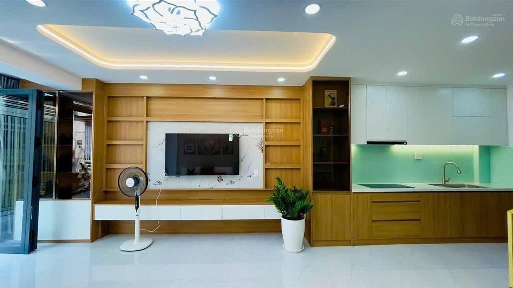Nhà quận 3 có phòng ngủ trệt! ngay đường nguyễn văn mai giá chỉ 2tỷ940. gần chợ tân định. hẻm 4m